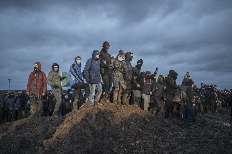 2a8816fb-2708-4a8a-9e92-f1cfda813bae