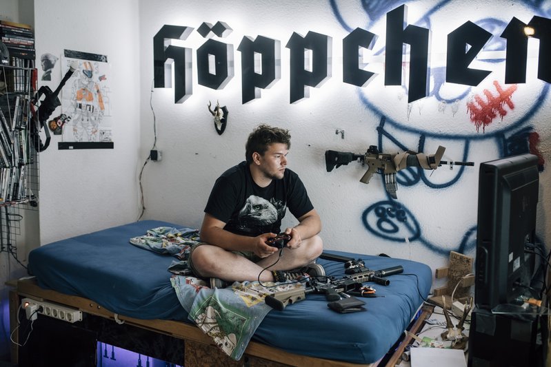 dee33695-c5dd-4123-960c-f9107e03fe2e