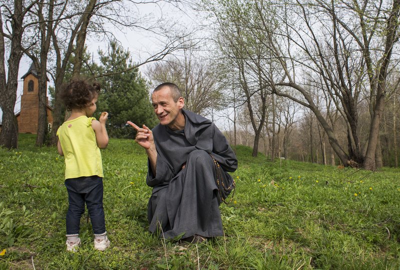 e754b3ee-58a4-4ac5-93e7-684980547bd1