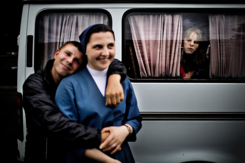 b2a75fb6-89c4-4ed9-9e3a-acd04efd7262