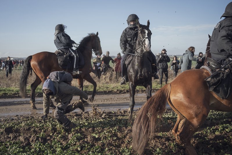 68bbfd9d-9ff4-4fe4-a330-e94f62d6c73f